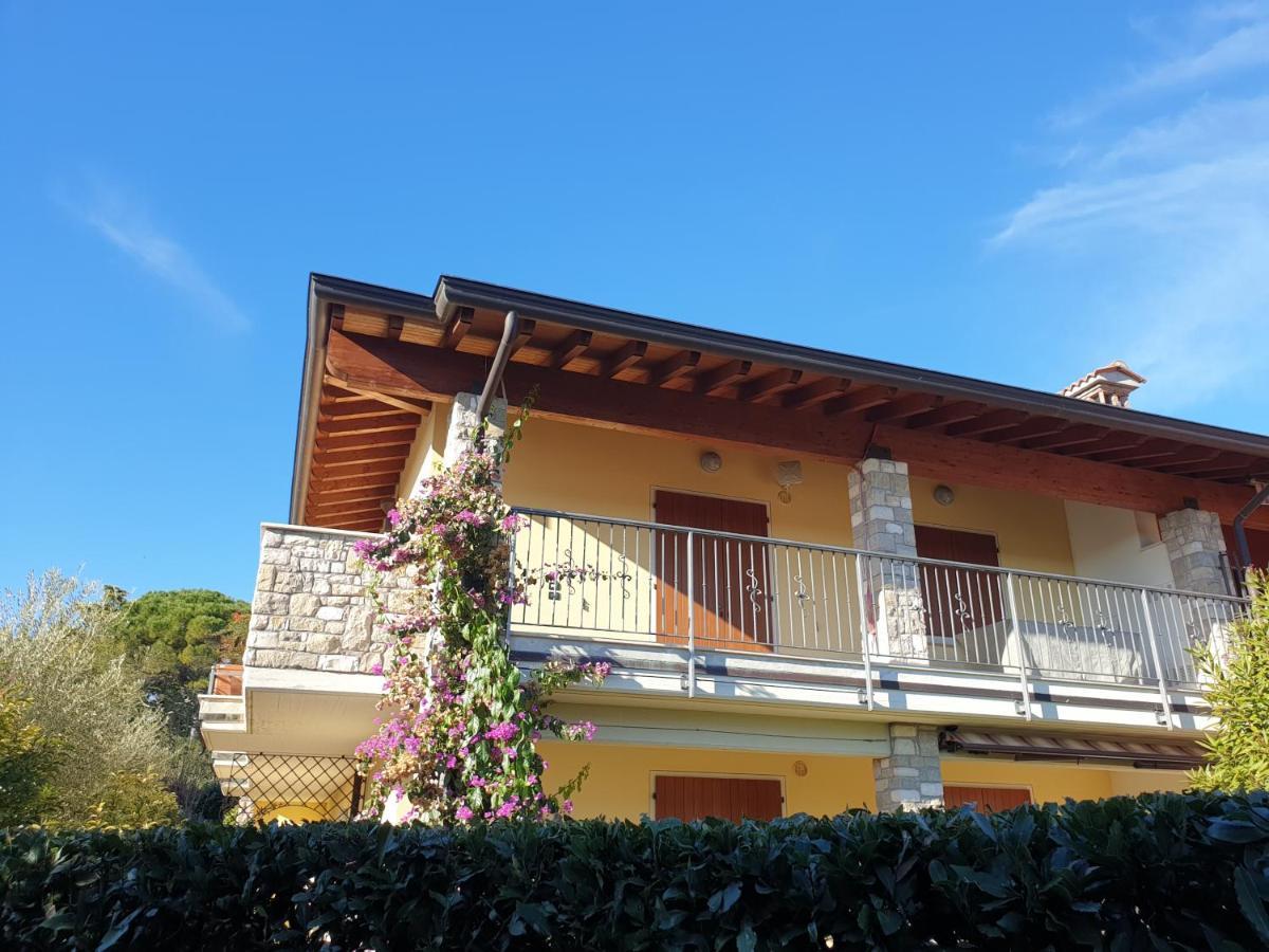 La Fenice Holiday Apartment มาแนร์บา เดล การ์ดา ภายนอก รูปภาพ