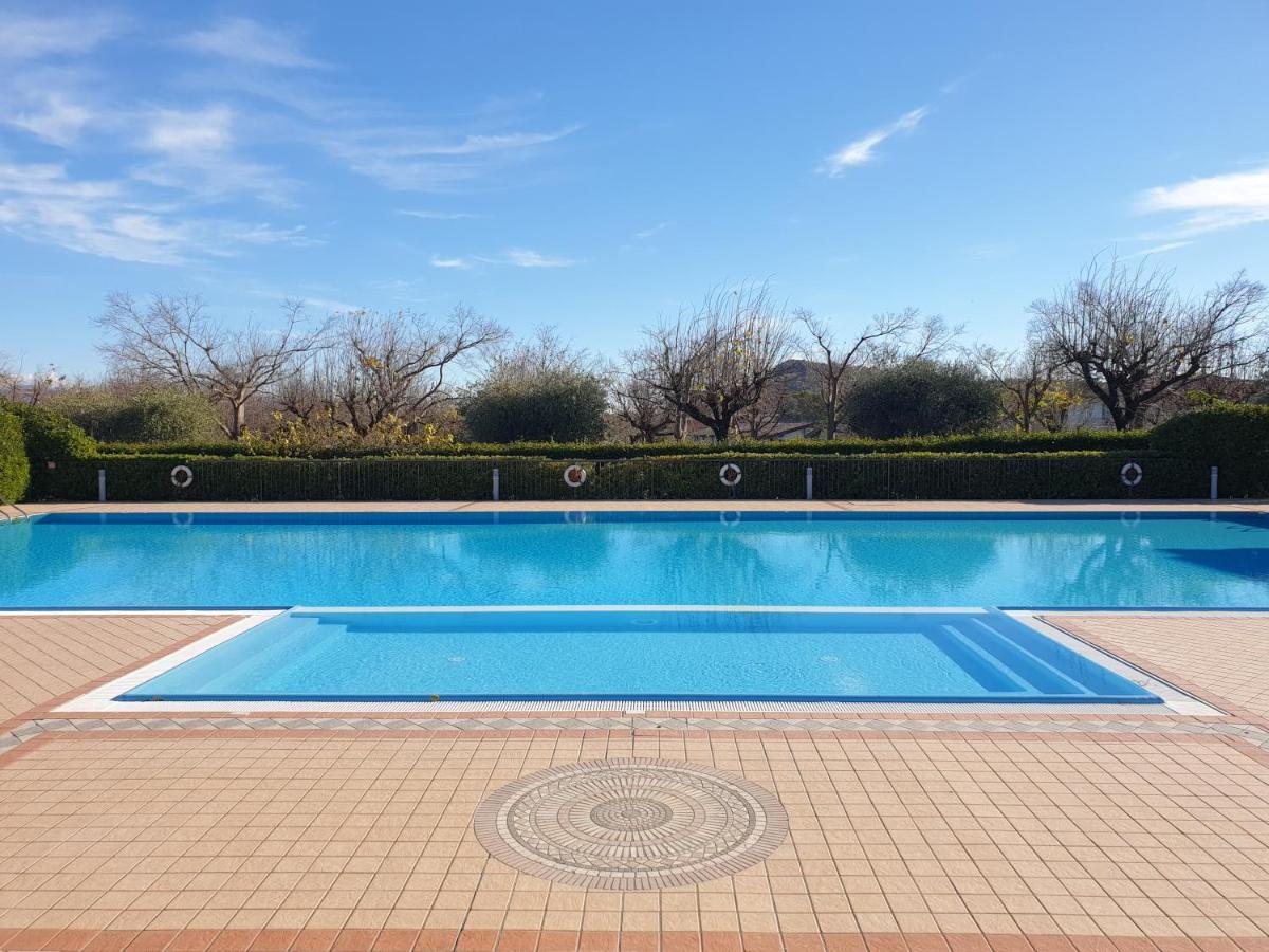 La Fenice Holiday Apartment มาแนร์บา เดล การ์ดา ภายนอก รูปภาพ