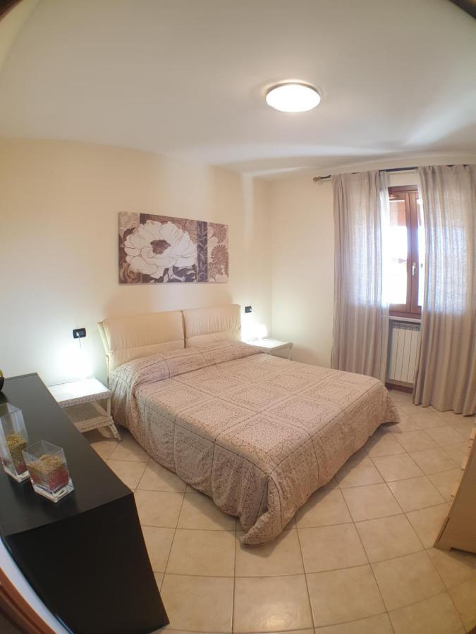 La Fenice Holiday Apartment มาแนร์บา เดล การ์ดา ภายนอก รูปภาพ