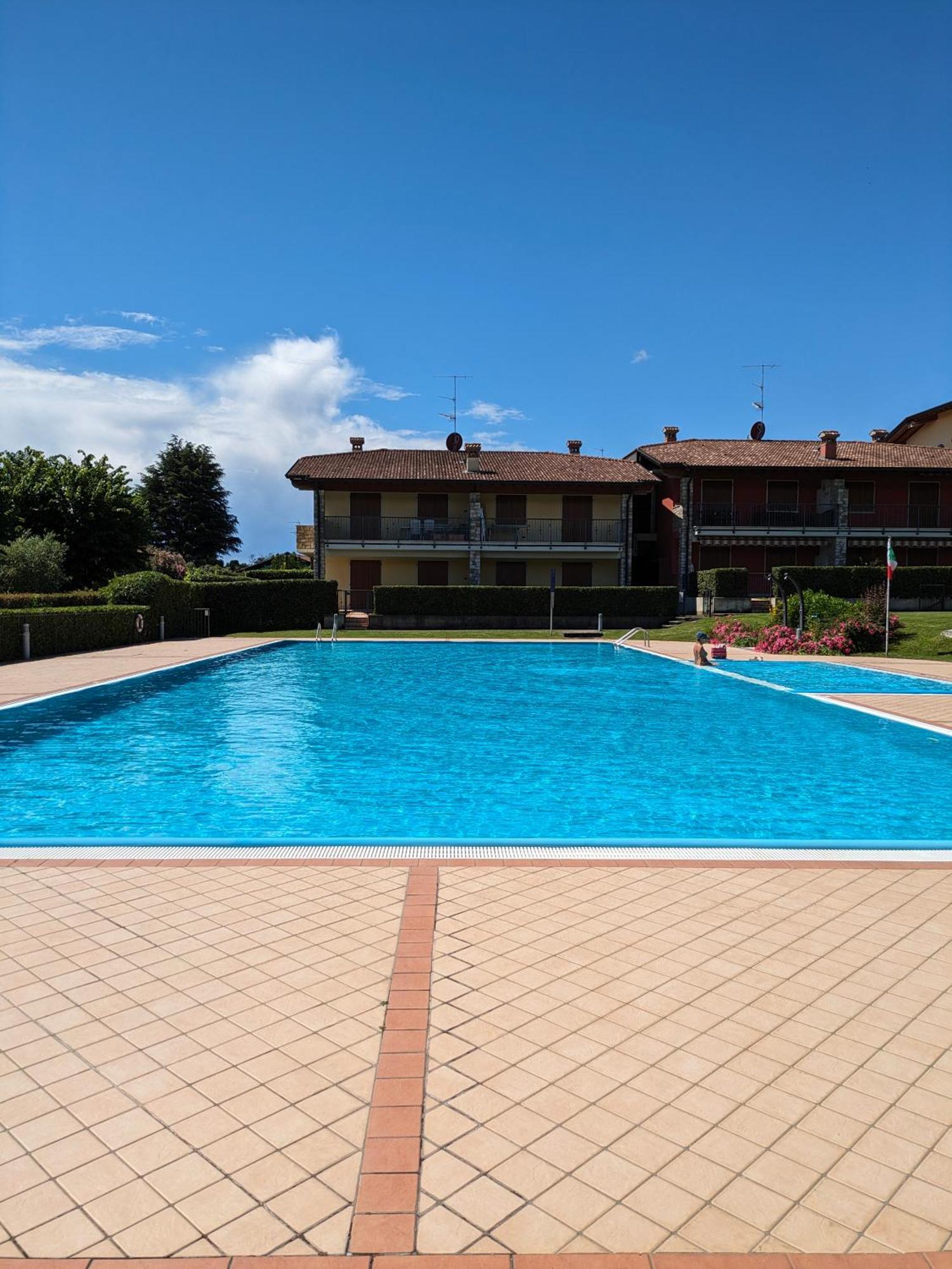 La Fenice Holiday Apartment มาแนร์บา เดล การ์ดา ห้อง รูปภาพ